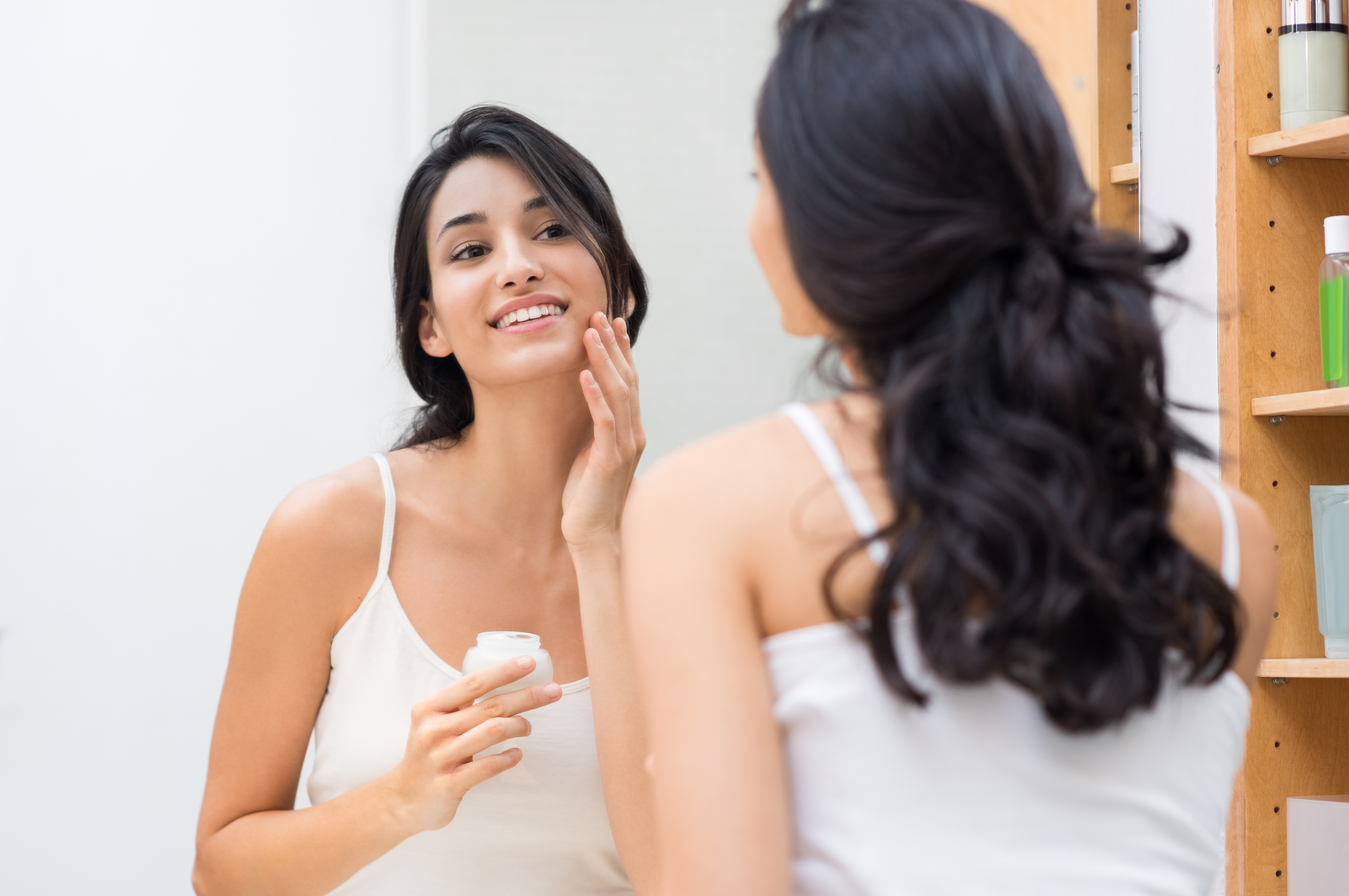 woman doing skin care