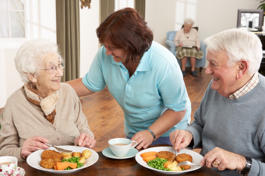 What To Look For In A Good Nursing Home | The Midcounty Post