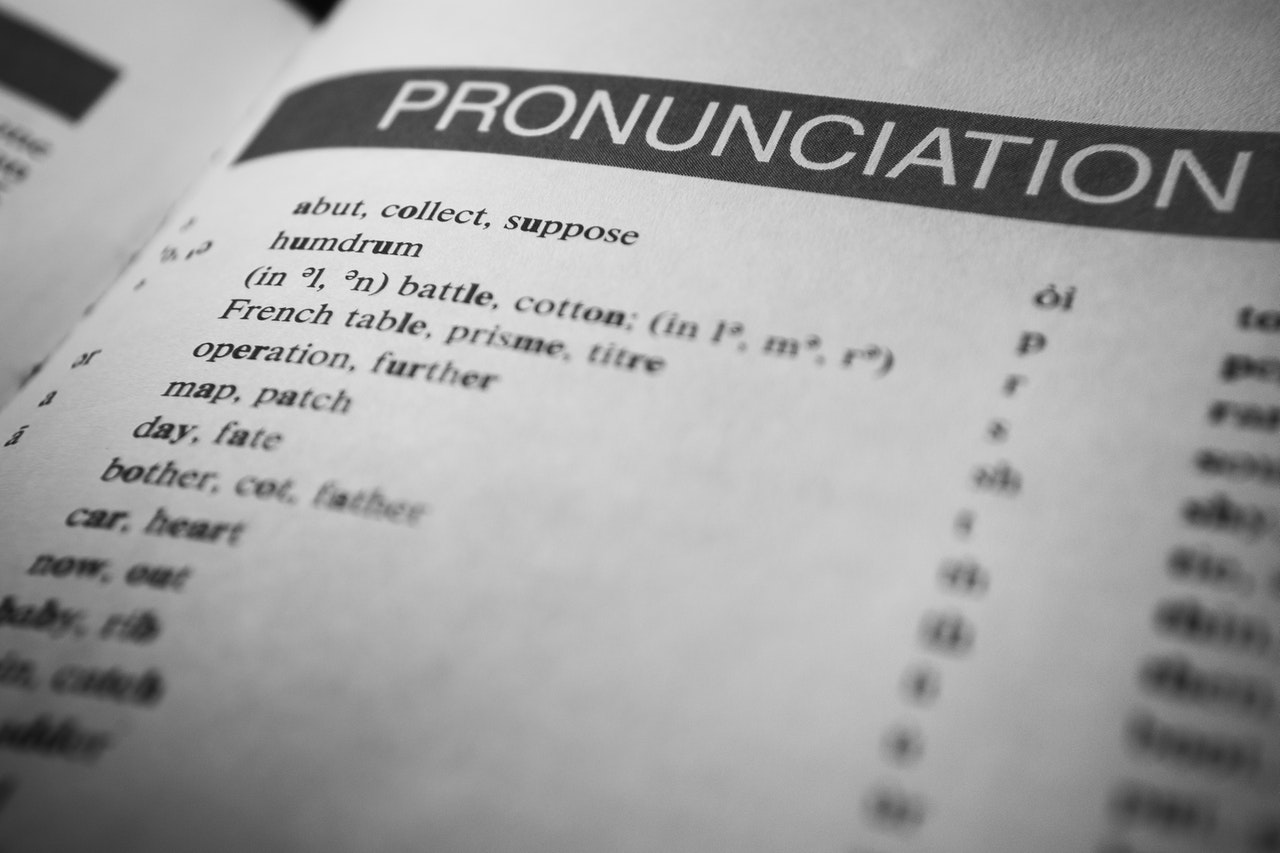 pronunciation thesaurus dictionary